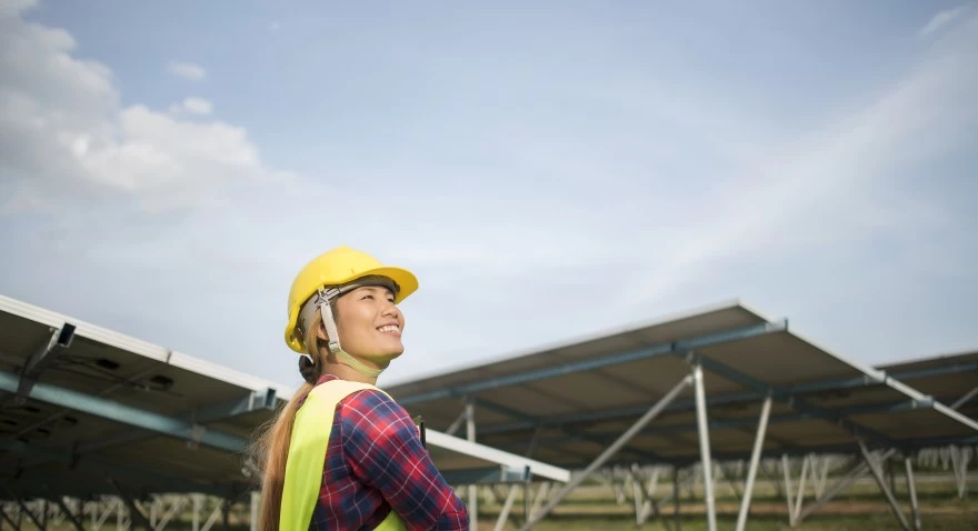 Panel Surya di Area Tambang